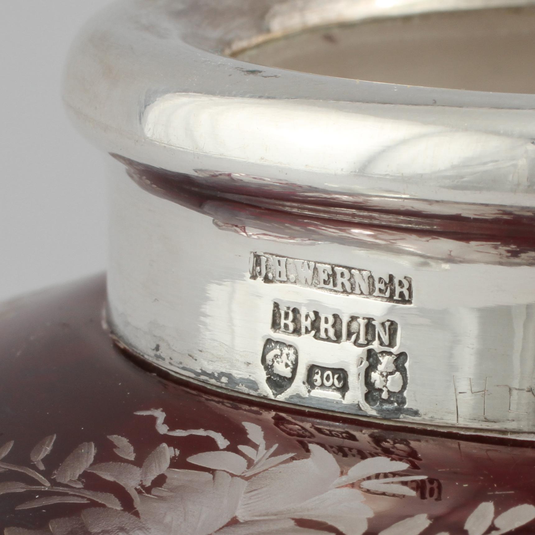 KARAFF, glas och silver, J H Werner, Berlin, omkring år 1900.