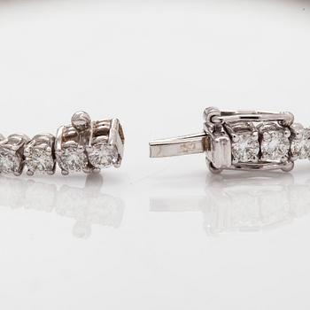 Tennis bracelet, brilliant-cut diamonds, 18K white gold.