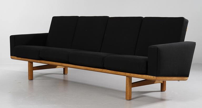 SOFFA, "GE 236/4", Hans J Wegner, Getama, brännmärkt.