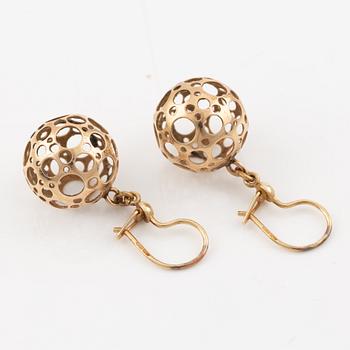 Liisa Vitali, earrings, a pair, 14K gold.