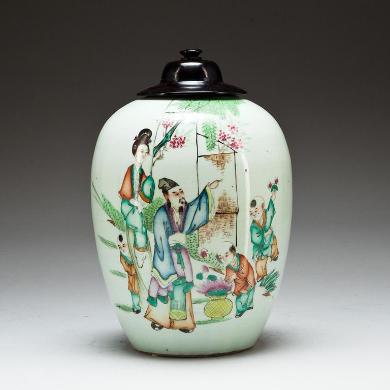 URNA, porslin, 1900-tal, Kina.