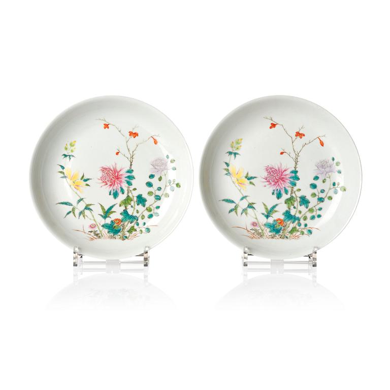 A pair of porcelain dishes, China, 'Jiangxi Ciye Gongsi', Republic/first half of the 20th century.