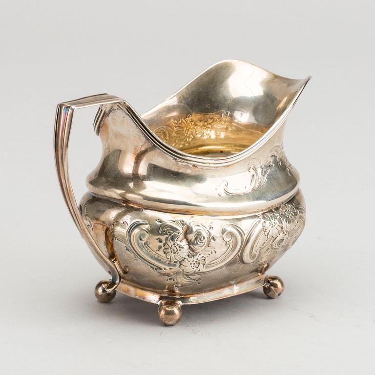 A London silver Milk Pitcher, 1810. Ca 140 g.