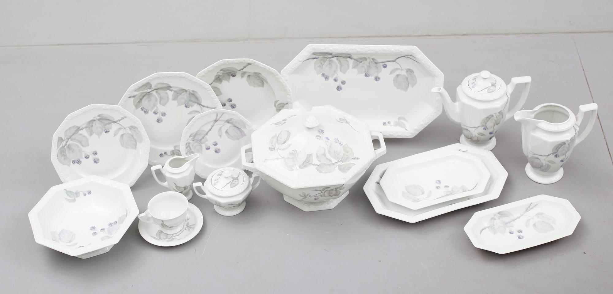 MAT/KAFFESERVIS, 72 delar, porslin, "Maria", Rosenthal.