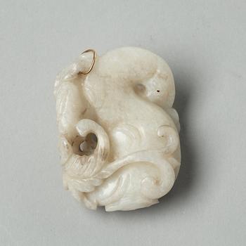 A Chinese carved jade figure of bats, Qing dynasty (1644-1912).