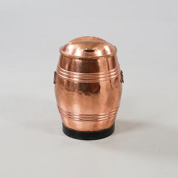 VATTENTUNNA samt SKOPA, koppar, 1800-tal.