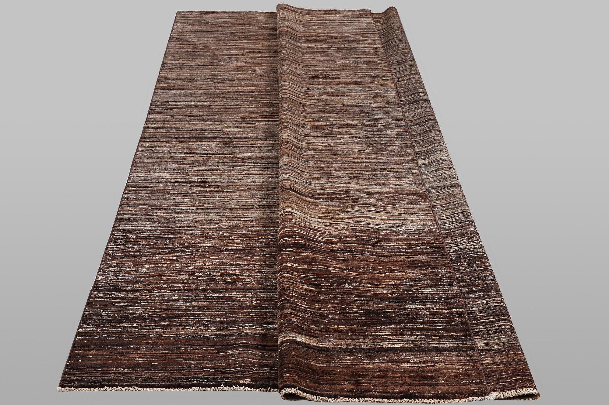 Matta, Gabbeh, ca. 292 x 250 cm.