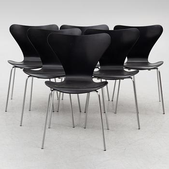 Arne Jacobsen, six 'Series 7' chairs, Fritz Hansen, Denmark, 1970-71.