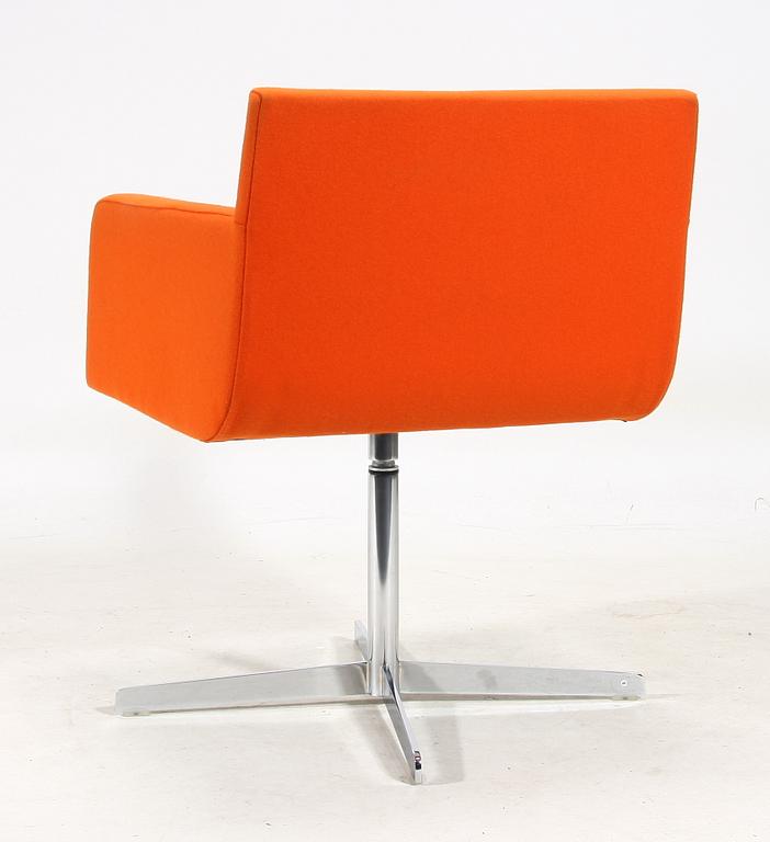 SNURRFÅTÖLJ. 2000-tal.