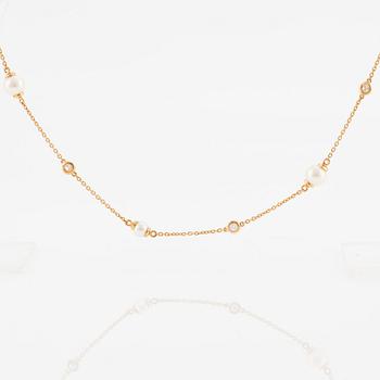 Necklace, 18K rose gold, with pearls and brilliant-cut diamonds.