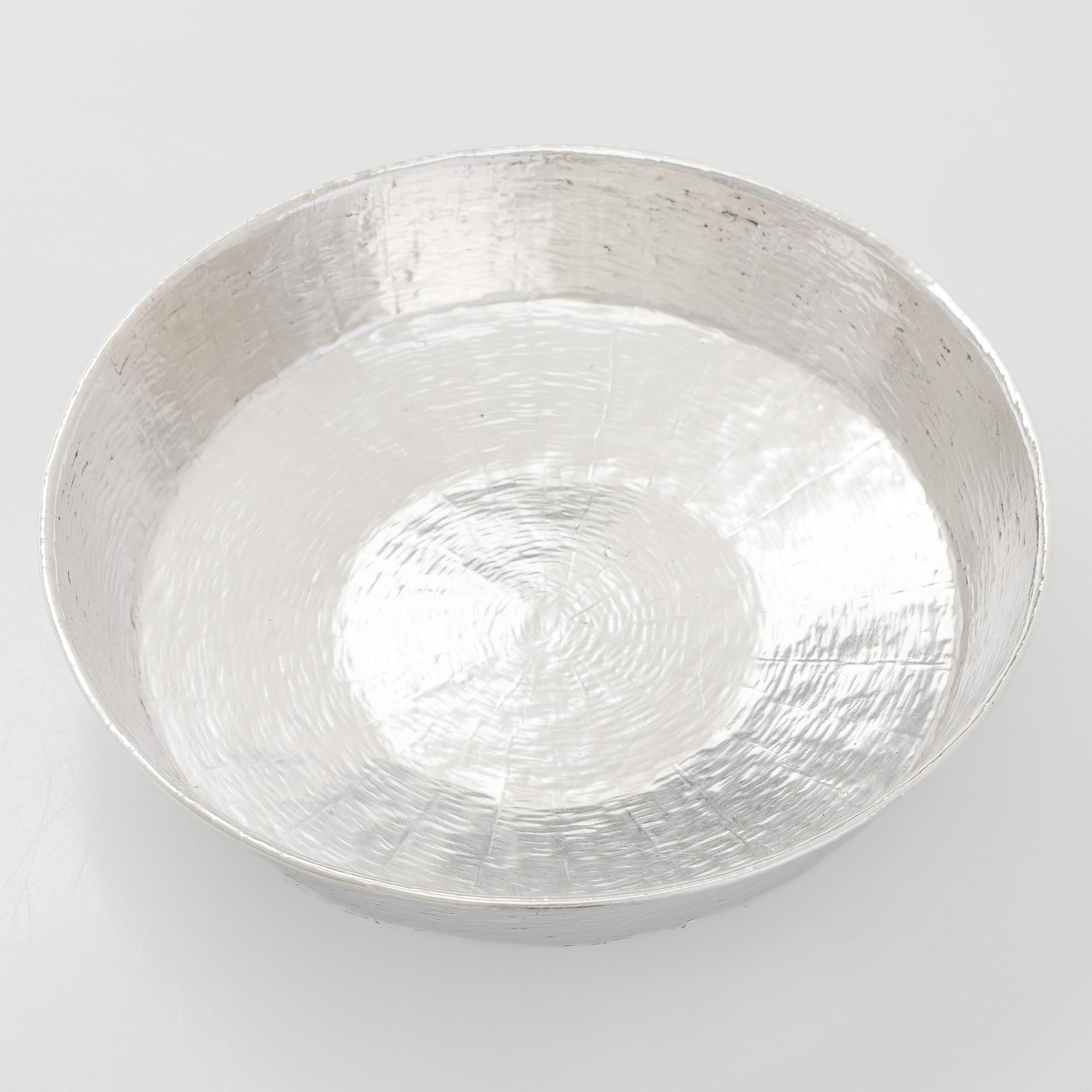 Tapio Wirkkala, A sterling silver bowl, model TW 289, Kultakeskus Hämeenlinna 1973.