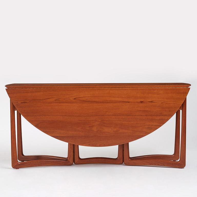 Peter Hvidt & Orla Mølgaard Nielsen, a teak gate leg dining table, France & Son, Denmark, 1950s-1960s.