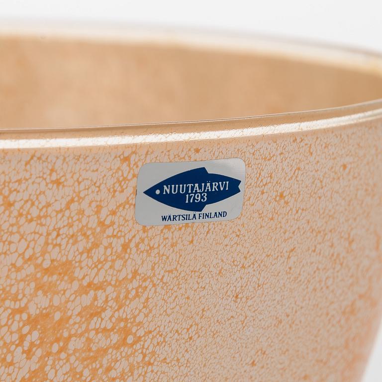 Oiva Toikka, three glass bowls, signed Oiva Toikka Nuutajärvi Notsjö.