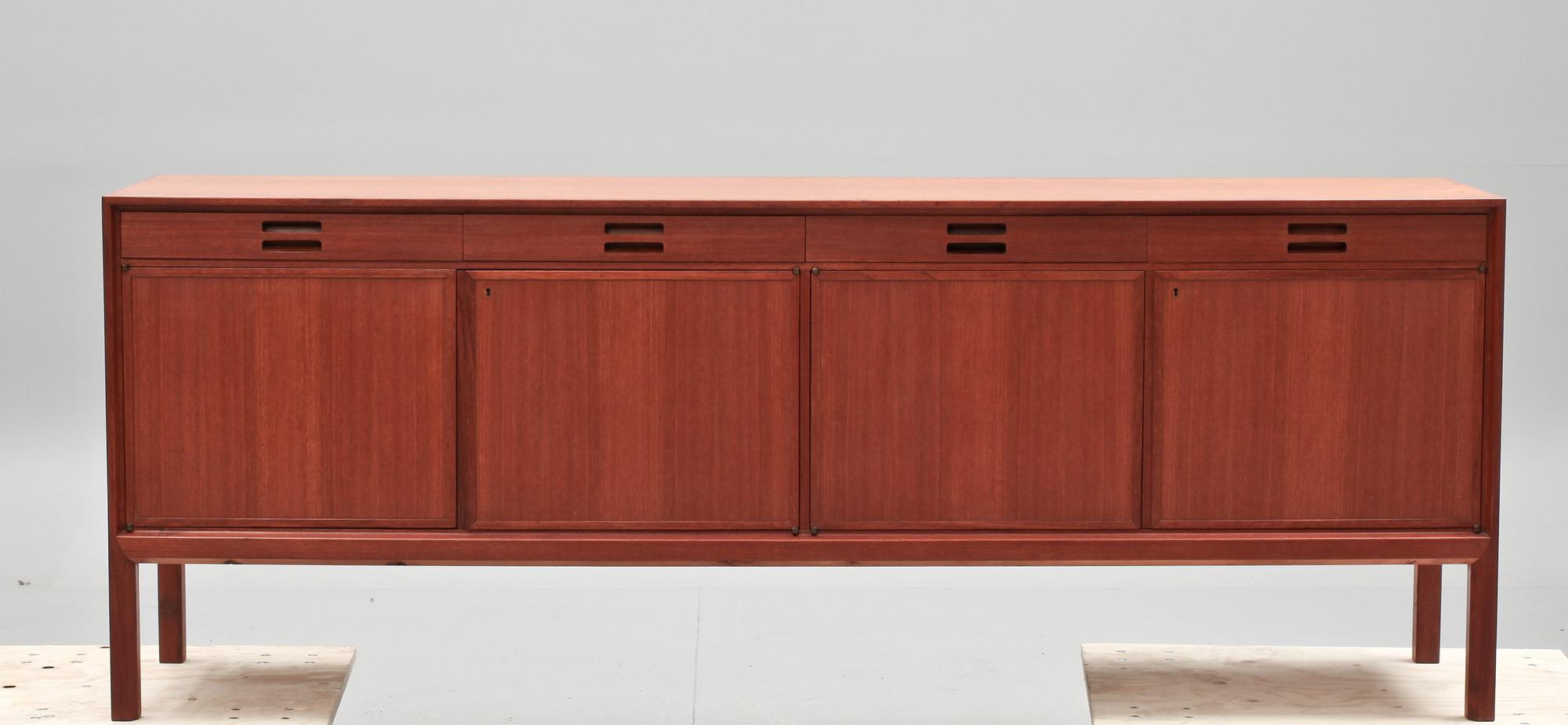 SIDEBOARD, Bertil Fridhagen, Bodafors, märkt, 1900-talets andra hälft.