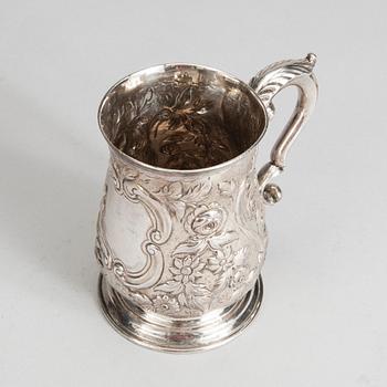 STOP, silver Fuller White, London 1748. Vikt 354 g.