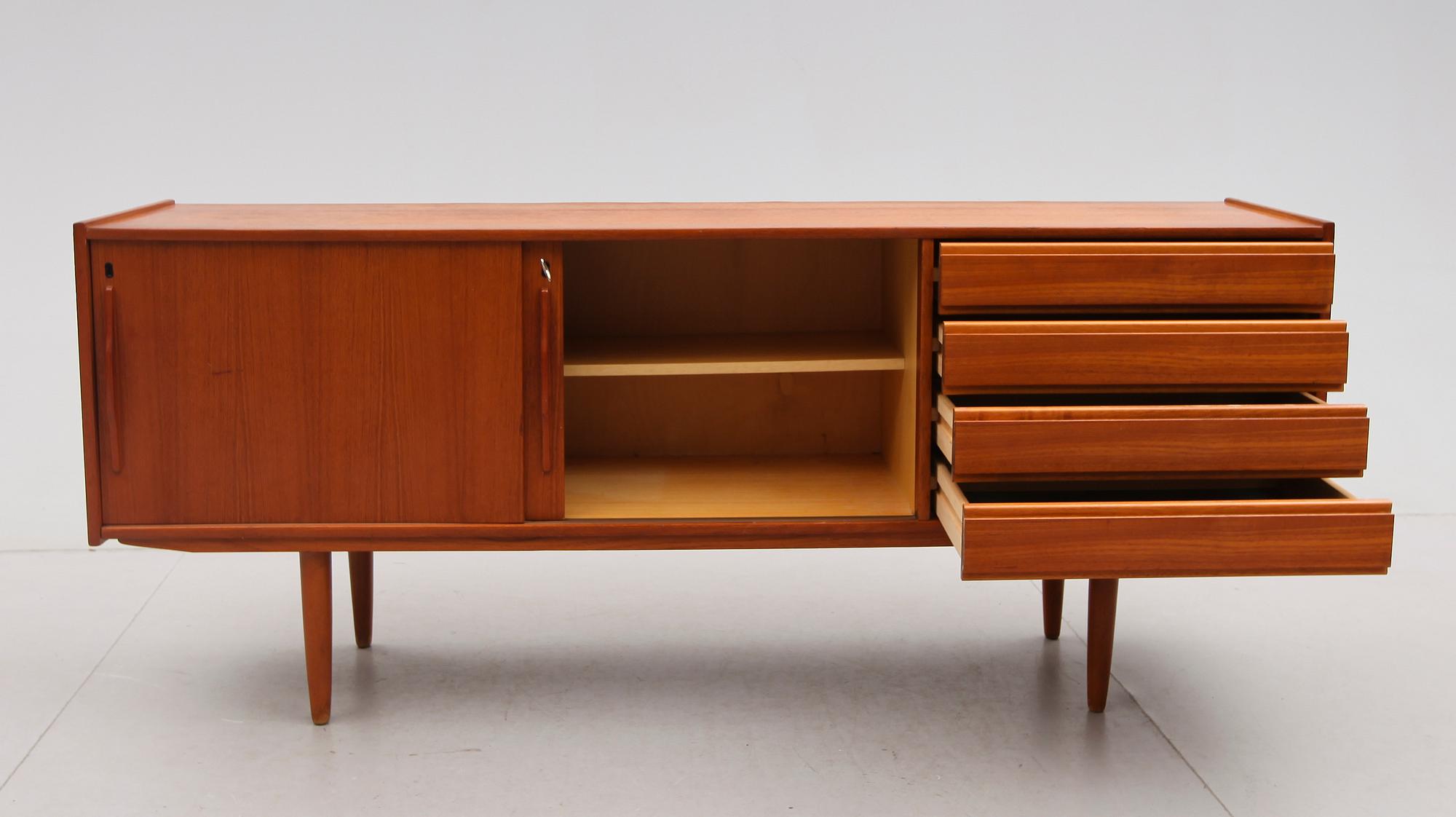 SIDEBOARD, 1960-tal.