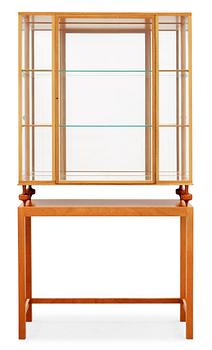 330. A Josef Frank mahogany showcase cabinet, Svenskt Tenn, model 2077.