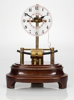 A Karl Lindeberg Art Nouveau table clock, Kosta.