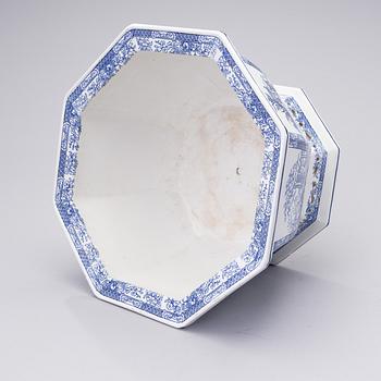 YTTERFODER, keramik, Gustavsberg, 1900-talets början.