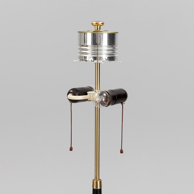 A mid 20th century floor lamp.