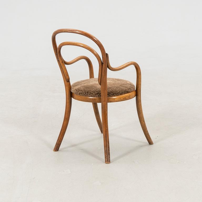 Barnstol Thonet Österrike 1900-talets början.