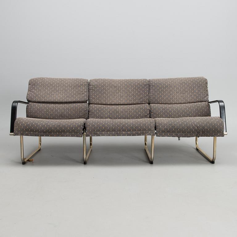 A 1980s 3 piece sofa suite 'Remmi' for Avarte.