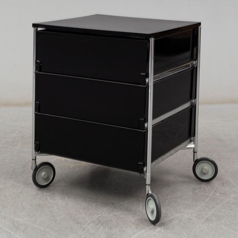 ANTONIO CITTERIO & OLIVER LÖW, a 'Mobil" container for Kartell.