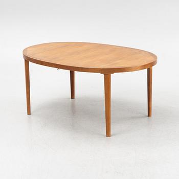 A teak dining table, Dyrlund, second half of the 20th Century.