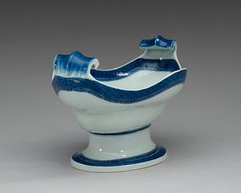 A blue and white jardiniere, Qing dynasty, Jiaqing (1796-1820).