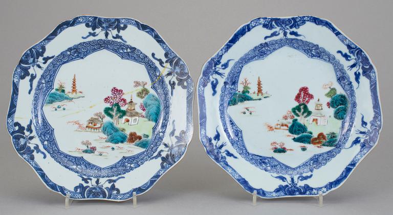 TALLRIKAR, 2+2 st, porslin, Kina, Qianlong (1736-95).