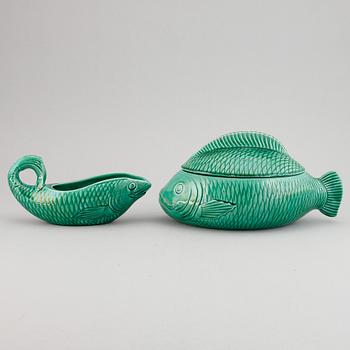 Two pieces faiance fish service by Sarreguemines, France.