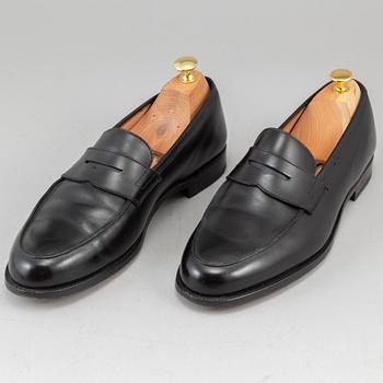 CROCKET & JONES, a pair of black calf leather shoes, size 45 (10,5).