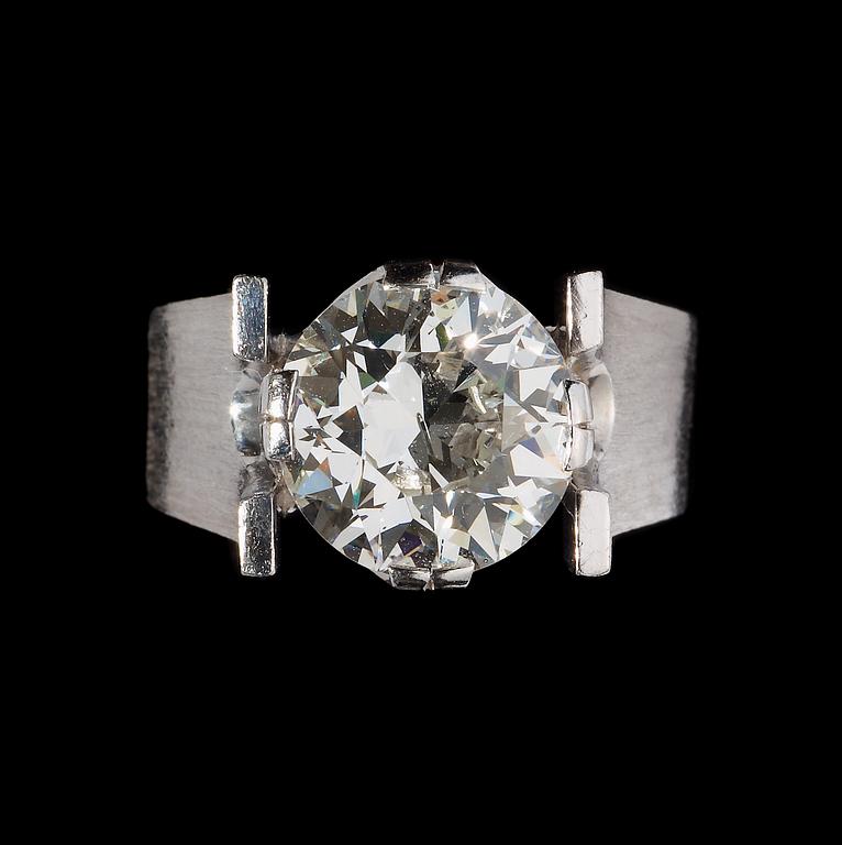 RING, antikslipad diamant, 5.05 ct. Elon Arenhill, Malmö 1976.