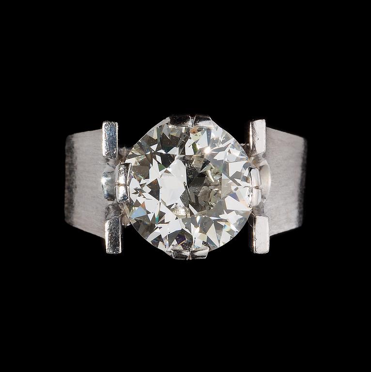 An antique cut diamond, 5.05 cts, 1970's.