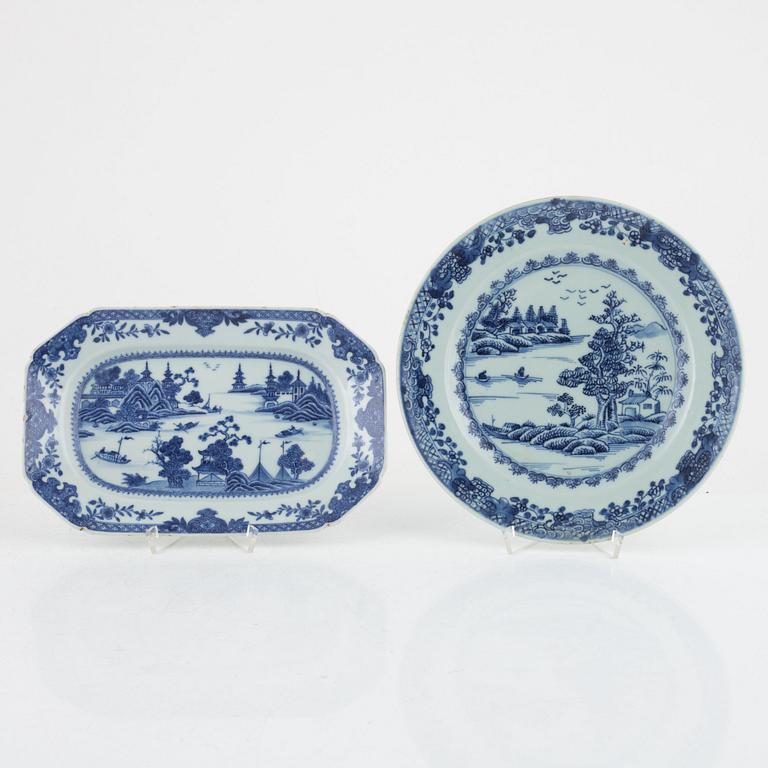 A blue and white porcelain serving dish and a plate, China, Qianlong (1736-95).