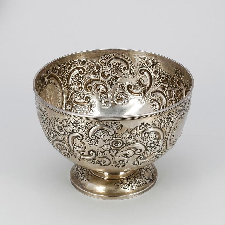 SKÅL, silver, London 1891. Totalvikt ca 595 g.