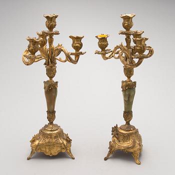 KANDELABRAR, ett par, metall och alabaster, 1800-talets slut.