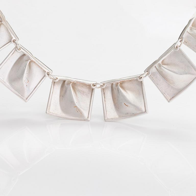 Björn Weckström, A sterling silver necklace "Planetoid valleys". Lapponia 2003.
