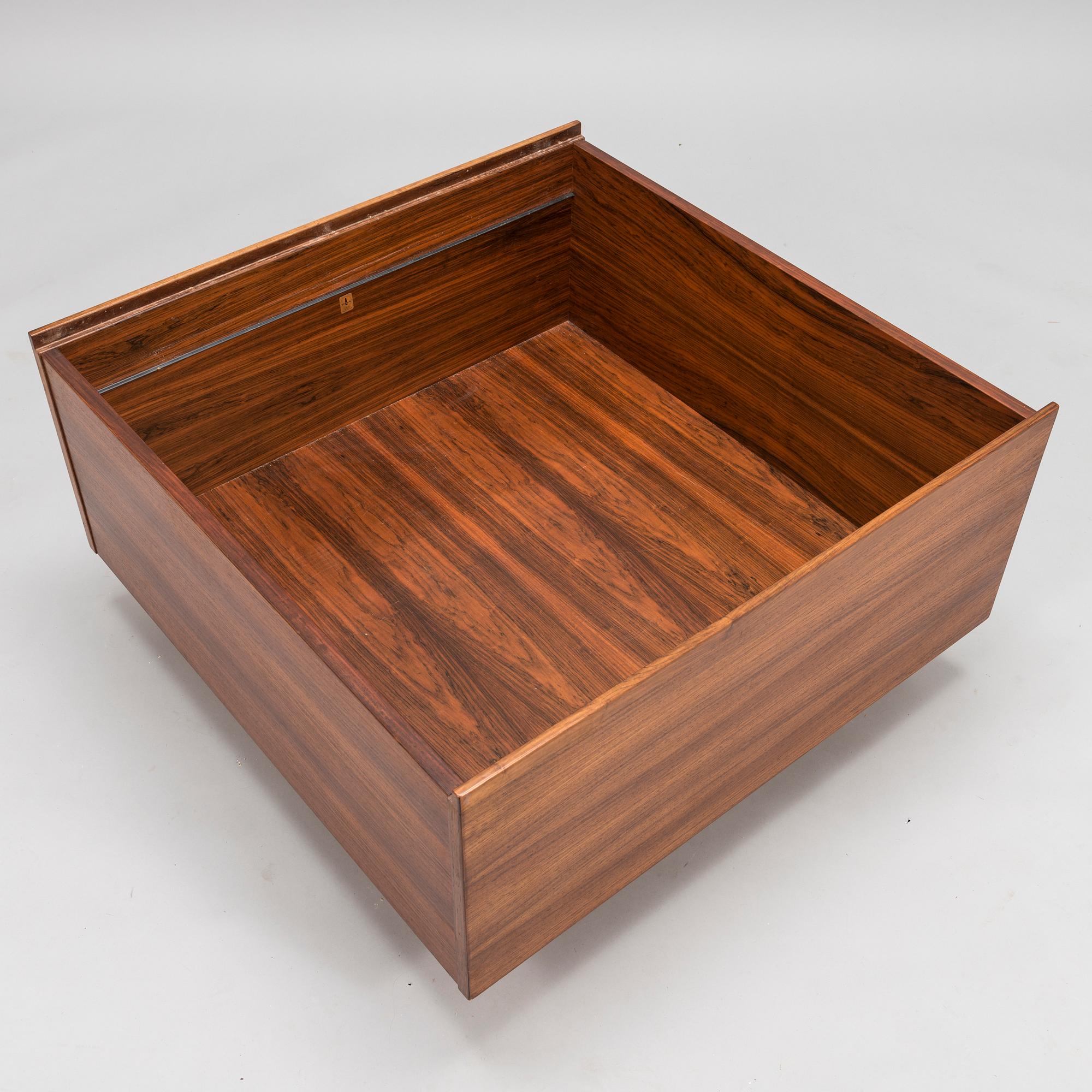 AHTI TASKINEN, A 1960s coffee table of the 'Fennia-collection', Vilka oy, Finland.