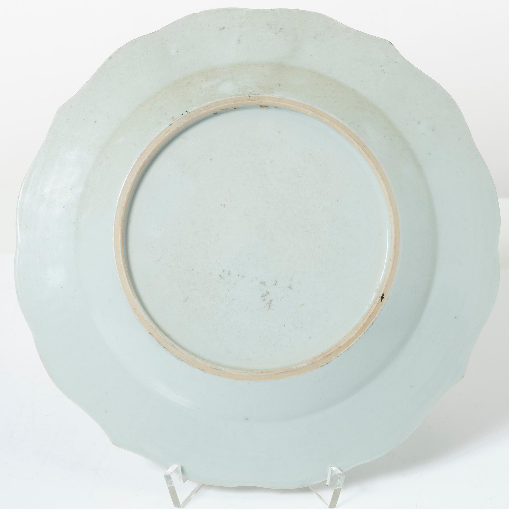 Tallrikar, porslin, åtta stycken, Qingdynastin, Qianlong (1736-95).