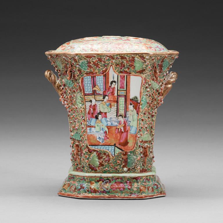 A famille rose Canton tulip vase with cover, Qing dynasty, 19th Century.