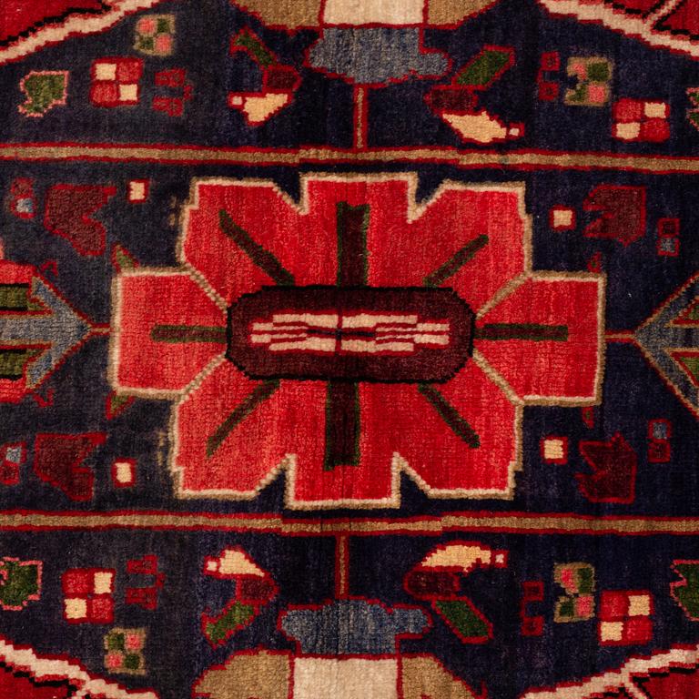 Matta, Old Västpersisk, ca 312 x 194 cm.