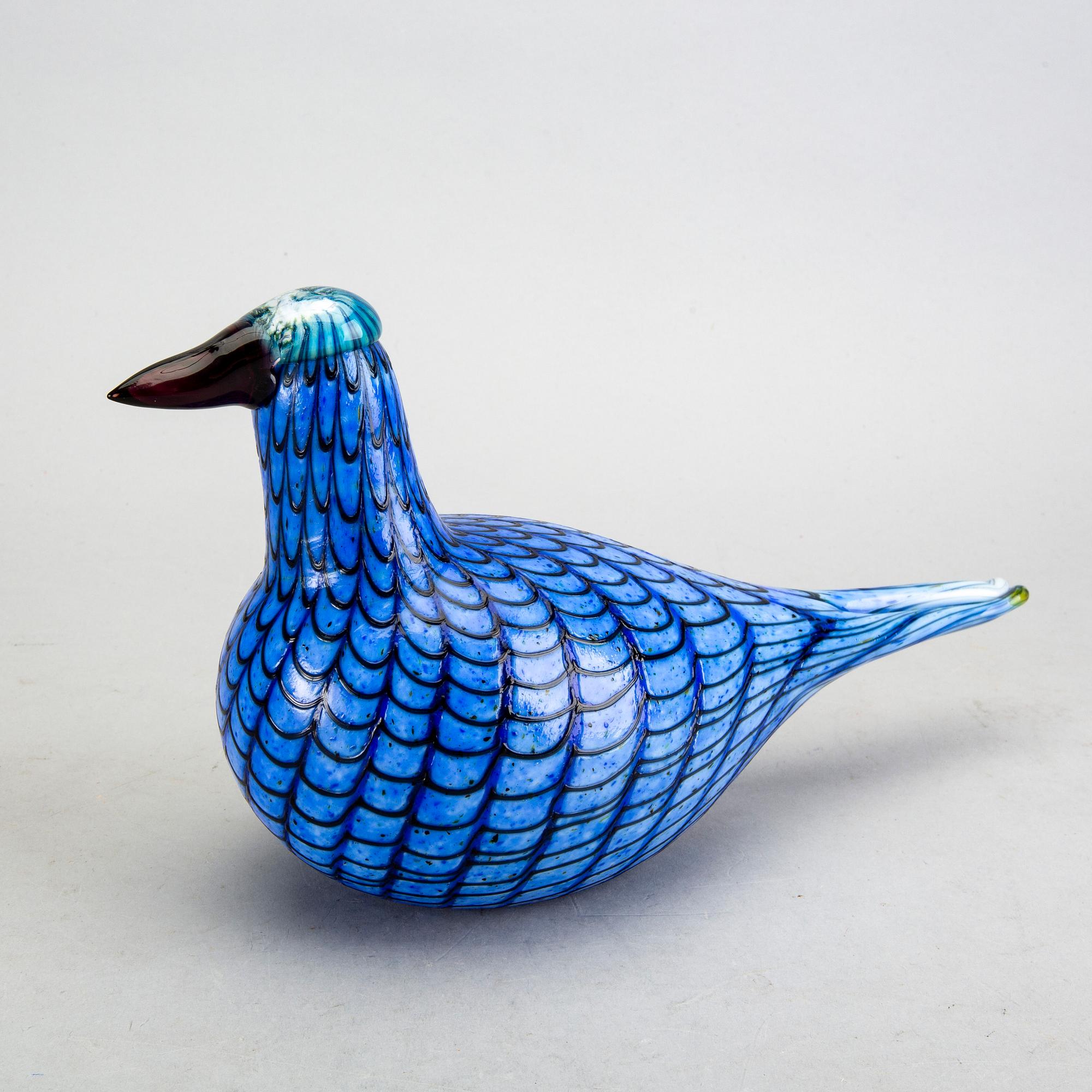 Oiva Toikka, a signed glass figurine.