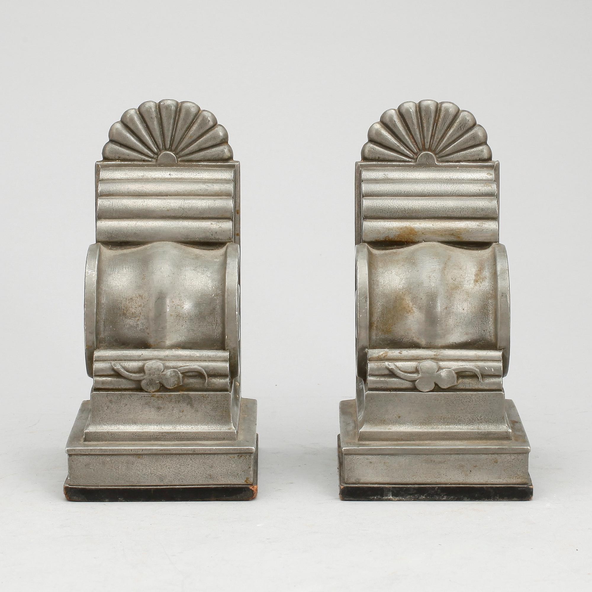 EDVIN OLLERS, bokstöd, ett par, 1900-talets första hälft.