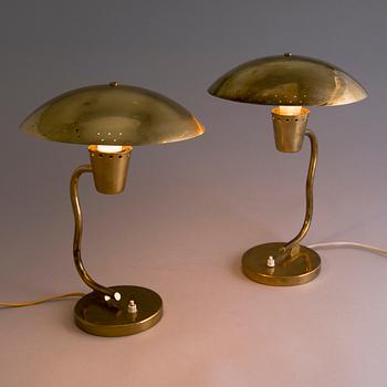 Two 'EV 60' table lamps for Itsu, Finland.