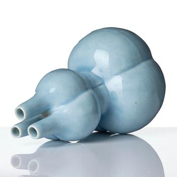 A 'claire de lune' glazed double-gourd vase, Qing dynasty 18/19th century.