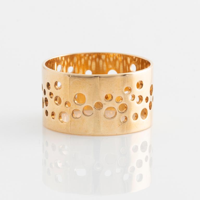 Liisa Vitali, 18K gold ring.