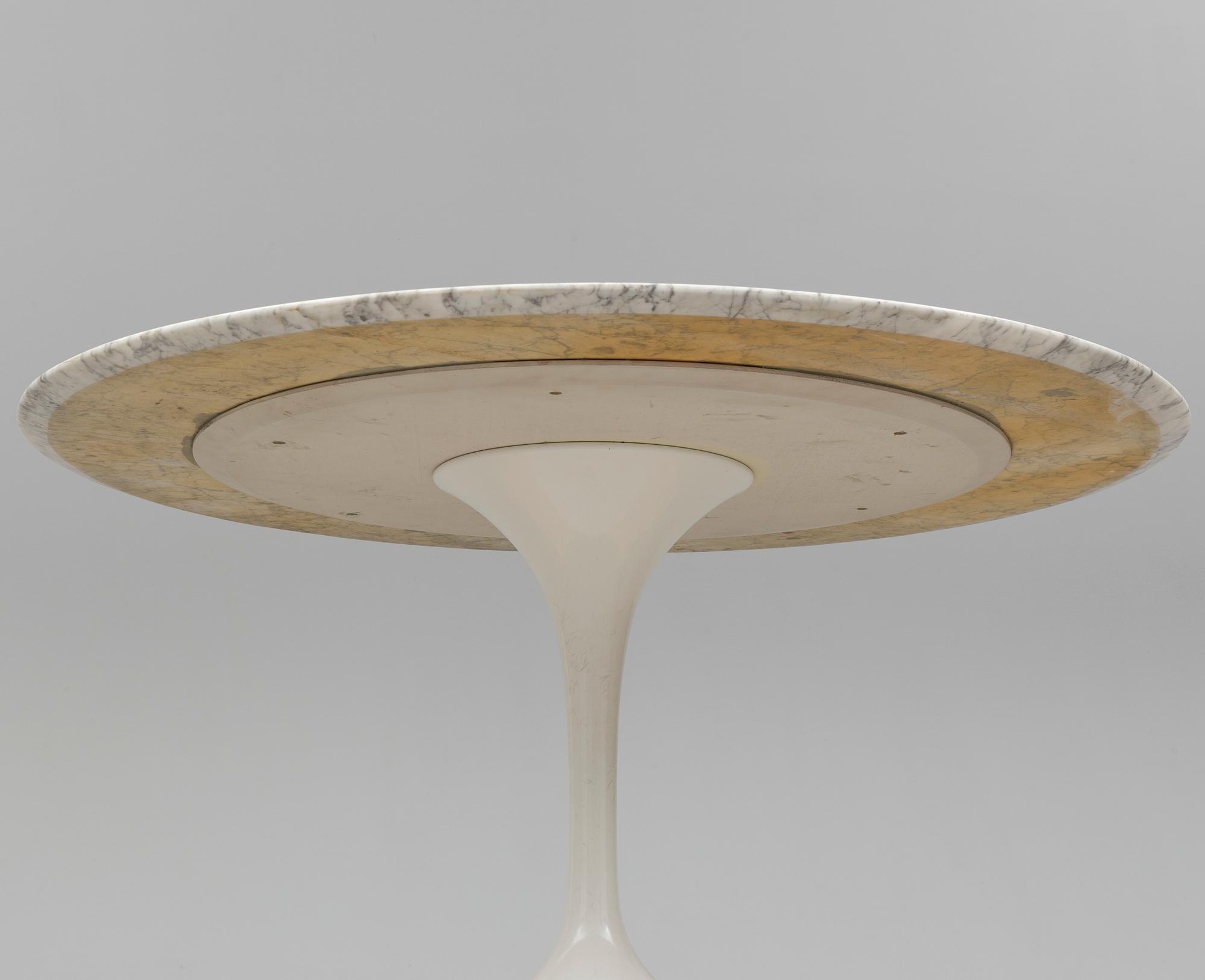 EERO SAARINEN, bord, "Tulip", Knoll International, 1900-talets senare del.