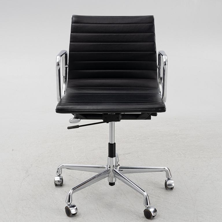 Charles & Ray Eames, office chair, "EA117" Vitra.