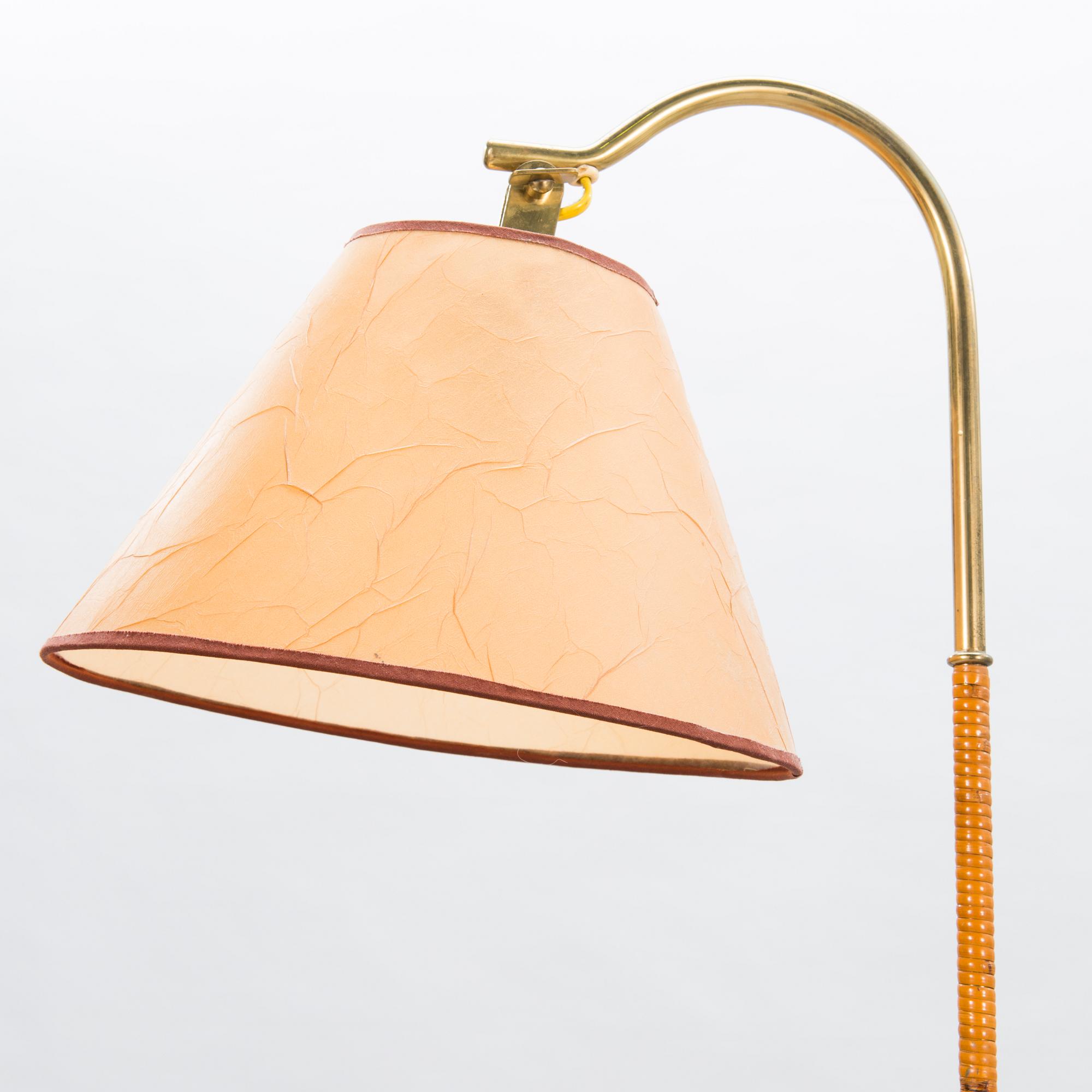 PAAVO TYNELL, lattiavalaisin, malli 9609, Taito Oy, 1900-luvun puoliväli.